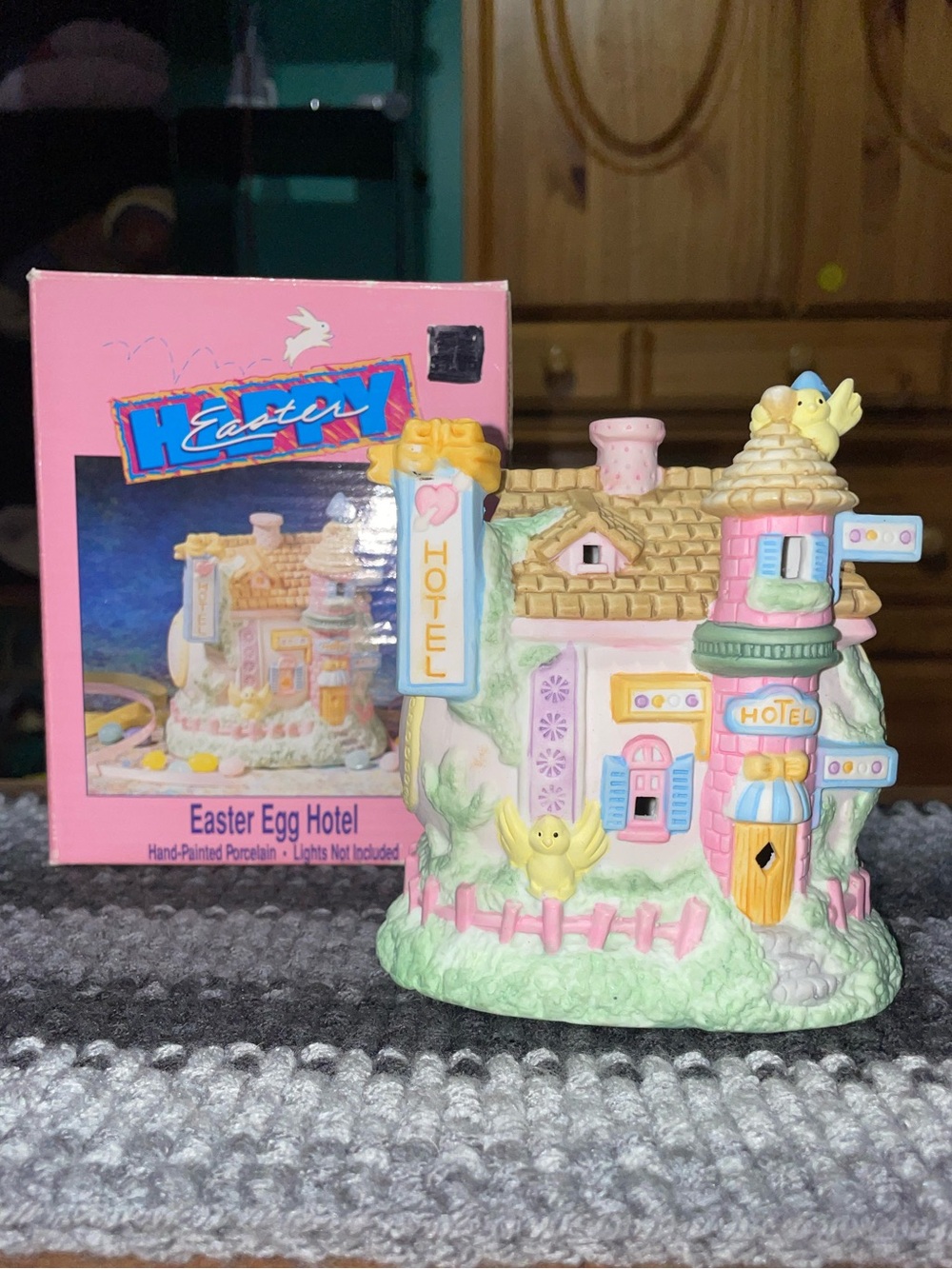 Vintage Hand-Painted Easter Egg Hotel figurine